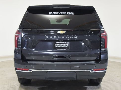 Used 2025 Chevrolet Suburban LS AWD/4WD image 13