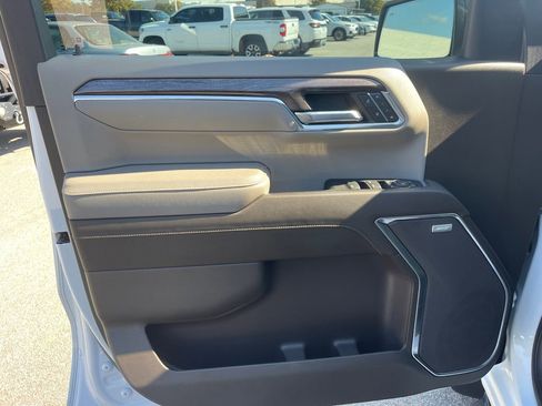 Used 2022 Chevrolet Silverado 1500 LTZ w/ Technology Package image 31