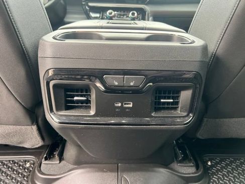 Used 2022 GMC Sierra 1500 AT4 w/ AT4 Premium Package AWD/4WD image 17
