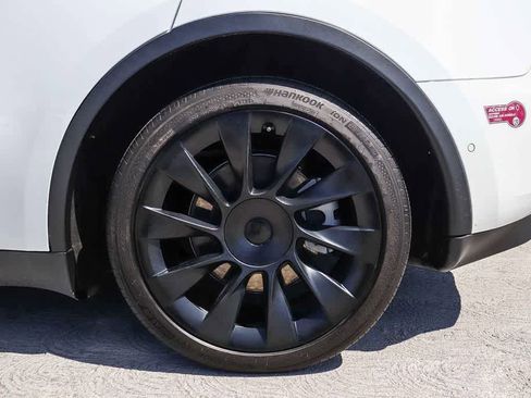 Used 2021 Tesla Model Y Long Range AWD/4WD image 10