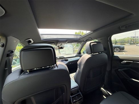 New 2025 Audi Q3 2.0T Premium image 24