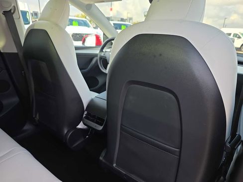 Used 2022 Tesla Model Y Performance image 16