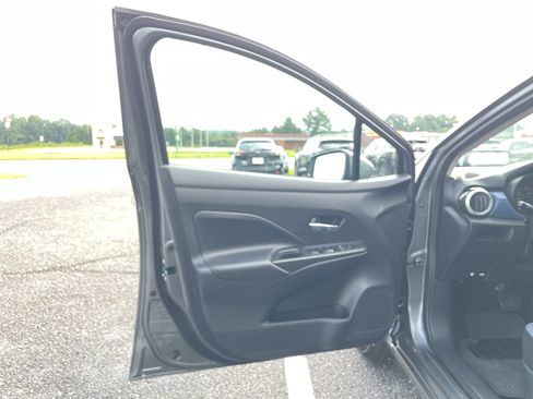 New 2025 Nissan Versa SV image 8