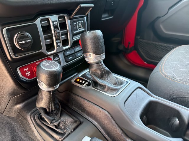 Used 2026 Jeep Gladiator Mojave AWD/4WD image 22
