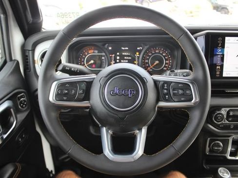Used 2024 Jeep Wrangler Unlimited Sahara w/ Technology Group AWD/4WD image 14