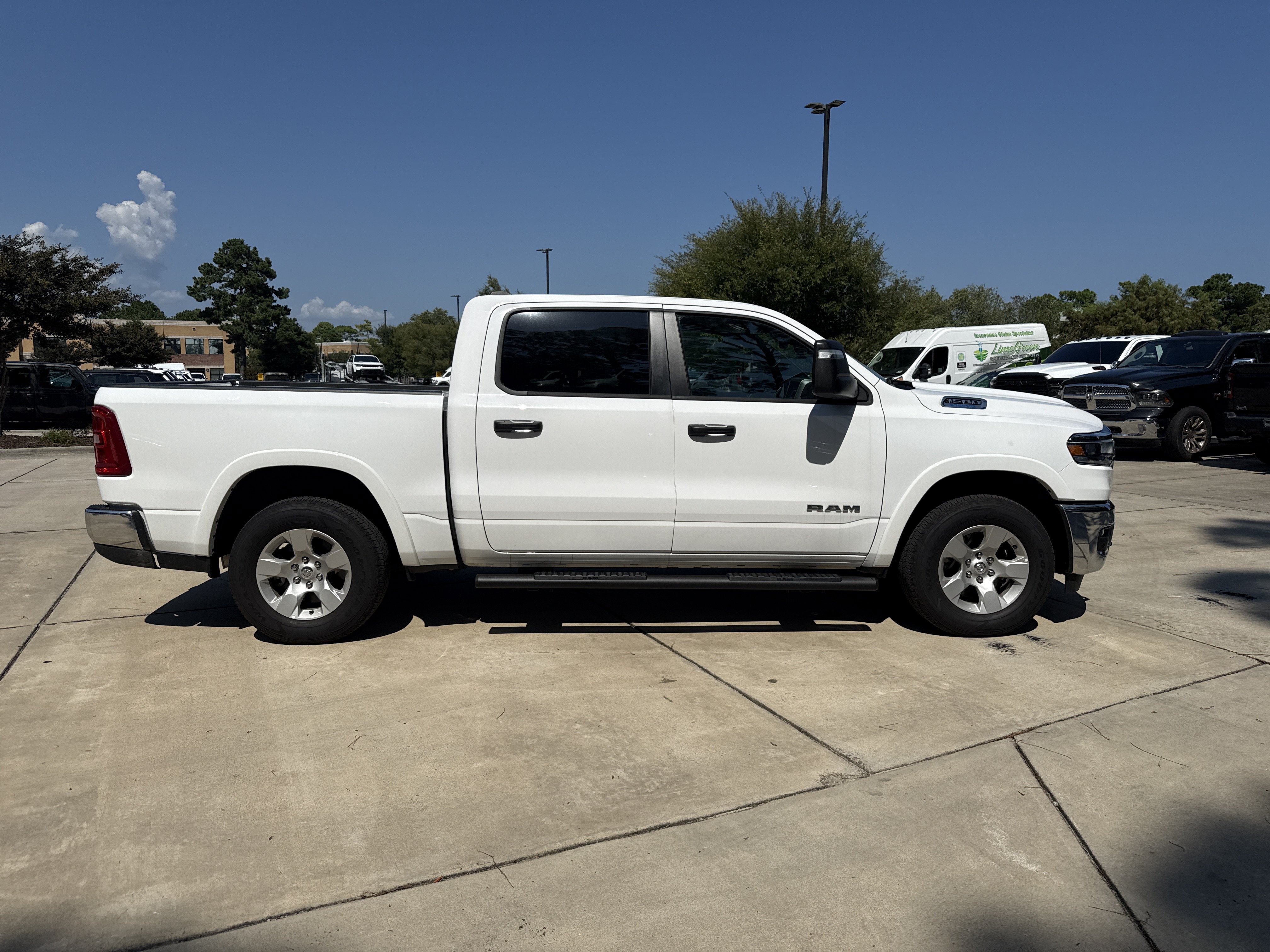 Used 2025 RAM 1500 Big Horn AWD/4WD image 10