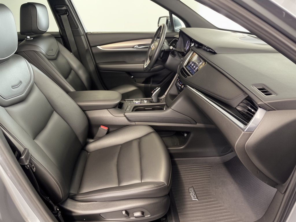 Used 2024 Cadillac XT6 Luxury FWD image 30