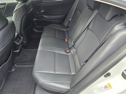 Used 2019 Lexus ES 300h 300h image 24