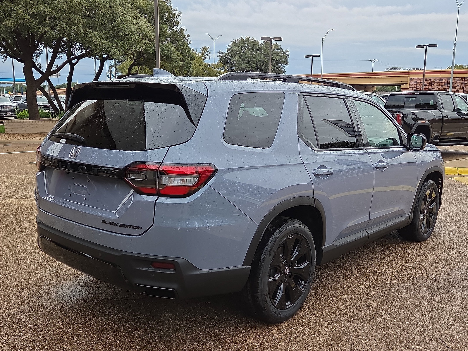 New 2026 Honda Pilot Black Edition image 4