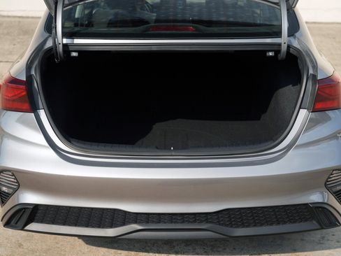 Used 2023 Kia Forte LXS w/ LXS Technology Package FWD image 9
