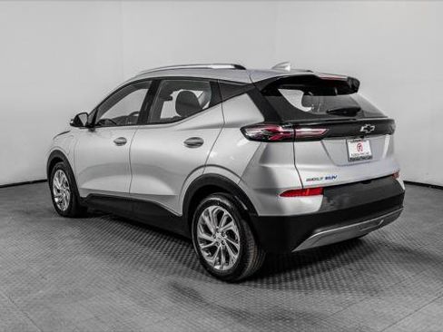 Used 2023 Chevrolet Bolt EUV LT FWD image 6