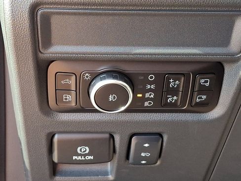 Certified 2025 Ford F150 Platinum w/ Equipment Group 702A High AWD/4WD image 28
