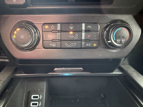 Used 2018 Ford F150 XLT w/ Equipment Group 302A Luxury AWD/4WD image 15