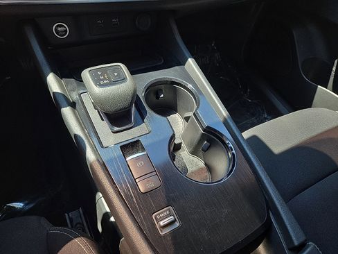 Used 2023 Nissan Rogue S FWD image 27