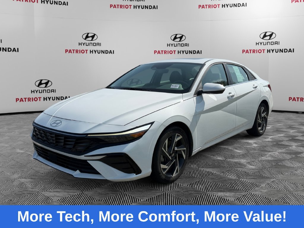 Used 2025 Hyundai Elantra SEL FWD image 7