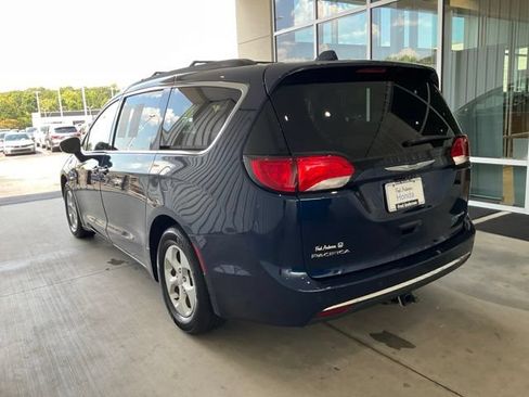 Used 2018 Chrysler Pacifica Touring Plus FWD image 17