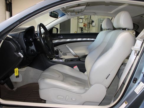 Used 2015 INFINITI Q60 Journey w/ Premium Package RWD image 7
