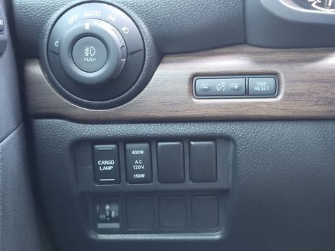 Used 2023 Nissan Titan Platinum Reserve w/ Moonroof Package AWD/4WD image 15