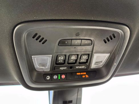 Used 2023 Chevrolet Traverse RS AWD/4WD image 27