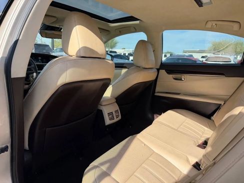 Used 2016 Lexus ES 350 w/ Luxury Package w/Wood Trim FWD image 21