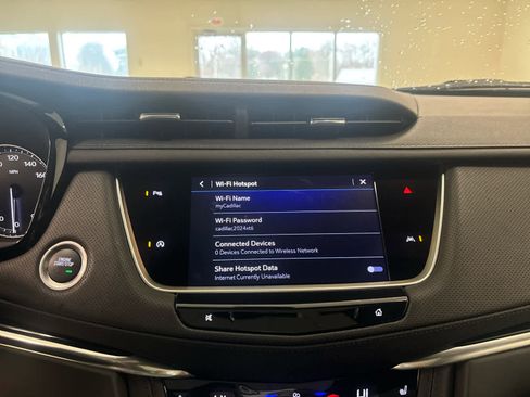 Used 2024 Cadillac XT6 Luxury image 39