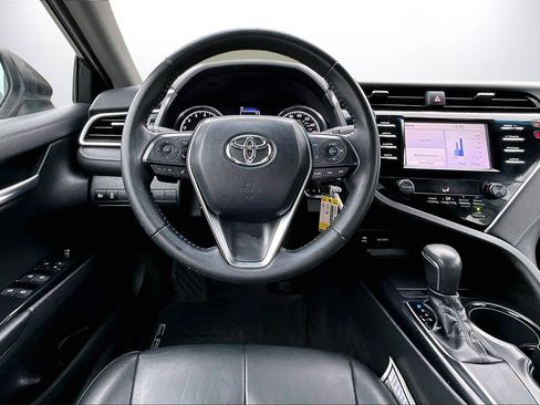 Used 2018 Toyota Camry SE image 11