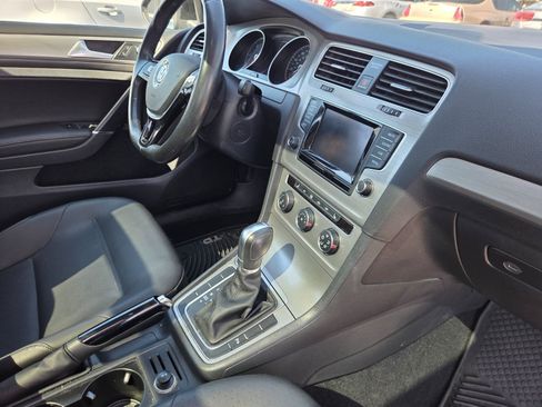 Used 2015 Volkswagen Golf TDI SE FWD image 15