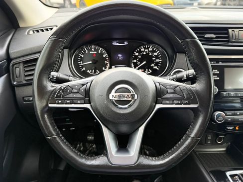 Used 2017 Nissan Rogue Sport SV w/ SV All-Weather Package AWD/4WD image 25