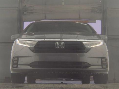 Used 2023 Honda Odyssey Touring image 3