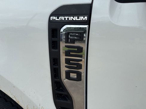 Used 2026 Ford F250 Platinum w/ Platinum Plus Package AWD/4WD image 11