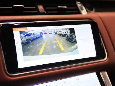 Used 2018 Land Rover Range Rover Sport HSE Dynamic image 29