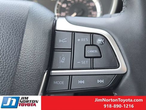 Used 2026 Toyota Highlander XLE AWD/4WD image 30