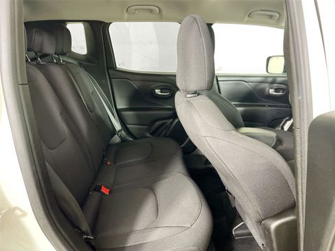 Used 2023 Jeep Renegade Latitude AWD/4WD image 25