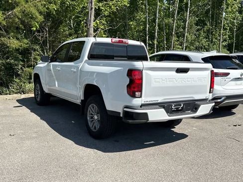 Used 2024 Chevrolet Colorado LT w/ LT Convenience Package RWD image 8