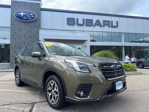 Used 2023 Subaru Forester Premium AWD/4WD image 1
