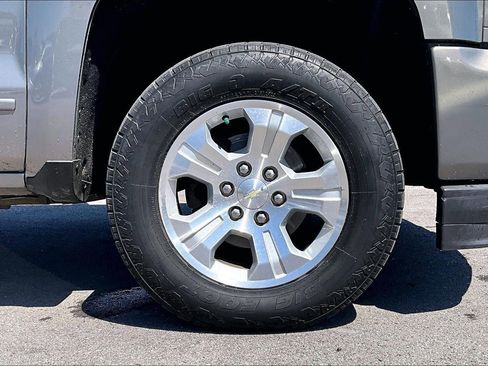 Used 2017 Chevrolet Silverado 1500 LT w/ All Star Edition AWD/4WD image 7