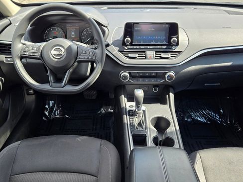 Used 2024 Nissan Altima 2.5 S FWD image 17