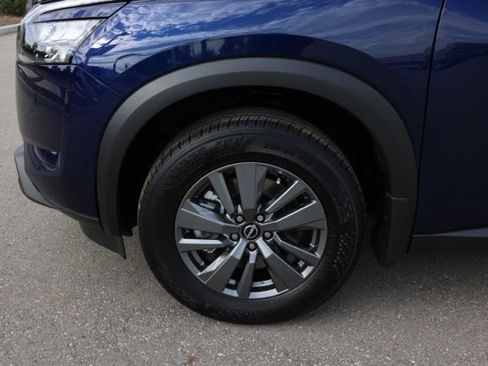 New 2025 Nissan Pathfinder SV image 11