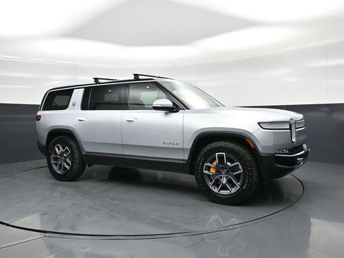 Used 2023 Rivian R1S Adventure Quad AWD/4WD image 59