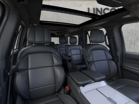 New 2026 Lincoln Navigator L Reserve w/ Jet Appearance Package AWD/4WD image 10
