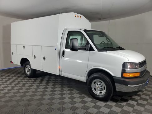 New 2026 Chevrolet Express 3500 w/ Power Convenience Package RWD image 3