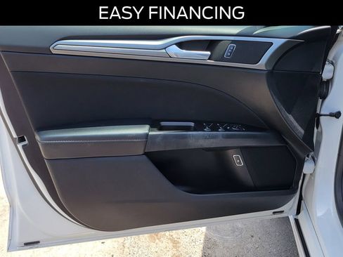 Certified 2017 Ford Fusion SE FWD image 19