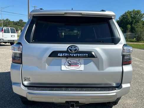 Used 2022 Toyota 4Runner TRD Off-Road Premium image 4