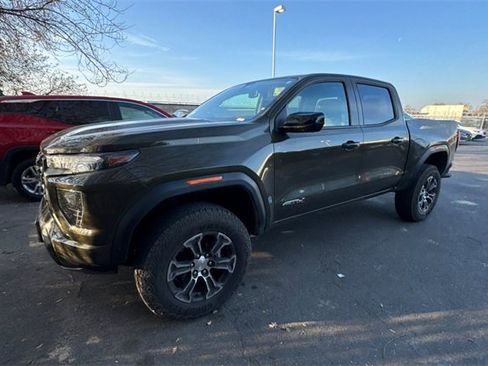 Used 2025 GMC Canyon AT4 w/ Technology Plus Package image 5