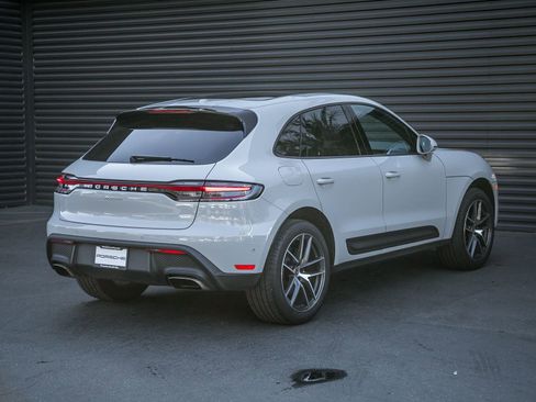 Certified 2025 Porsche Macan image 10