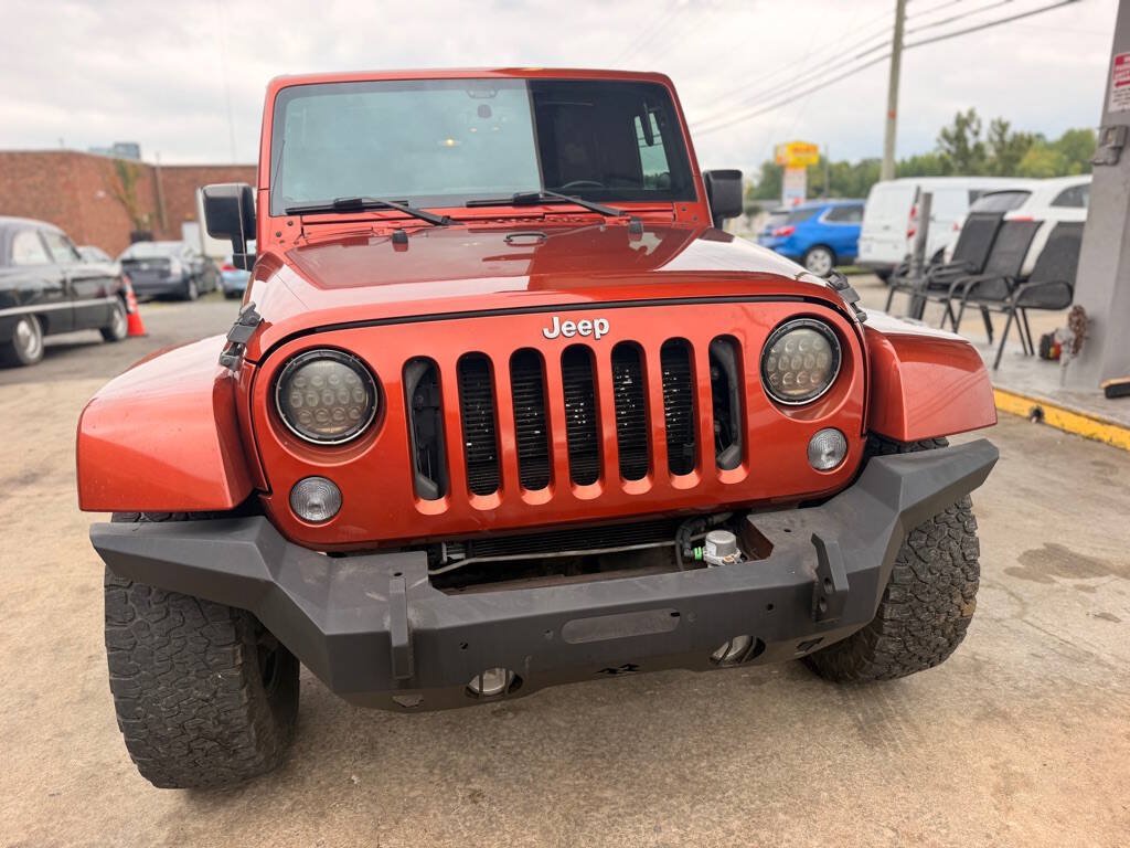 Used 2014 Jeep Wrangler Unlimited Sahara w/ Connectivity Group AWD/4WD image 14