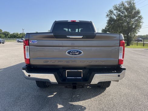 Used 2019 Ford F250 Lariat w/ Lariat Value Package AWD/4WD image 3