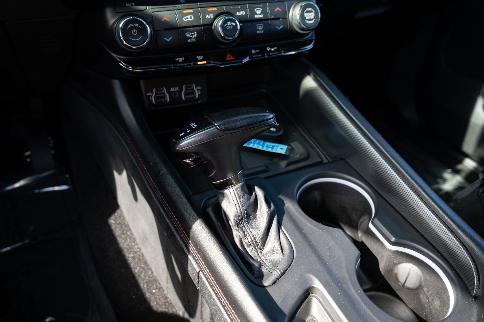 Used 2022 Dodge Durango R/T w/ Blacktop Package RWD image 28