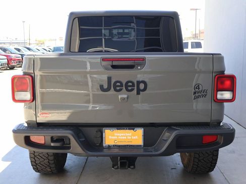 Used 2023 Jeep Gladiator Sport AWD/4WD image 4