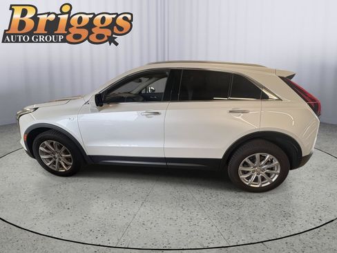 Used 2023 Cadillac XT4 Luxury w/ Cold Weather Package AWD/4WD image 2